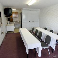 Magnuson Hotel Howell/Brighton