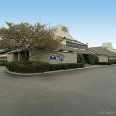 Отель Americas Best Value Inn Columbus West Колумбус парковка