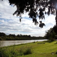 Отель Whanganui River Top 10 Holiday Park пляж