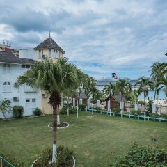 Отель Sandcastles Beach Resort фото 9
