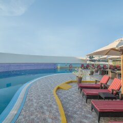Отель Holiday Inn Bur Dubai - Embassy District бассейн фото 3