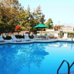 Отель Hampton Inn Meridian бассейн фото 2