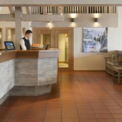 Отель HUUS Gstaad интерьер отеля