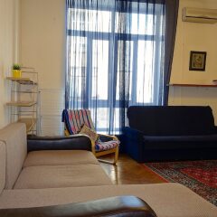 Апартаменты LUXKV Apartment on Gnezdnikovskiy комната для гостей фото 2
