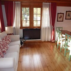 Отель Drive - Three Bedroom Швейцария, Гштад - отзывы, цены и фото номеров - забронировать отель Drive - Three Bedroom онлайн комната для гостей фото 3