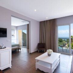 Delfinia Hotel Сивота комната для гостей
