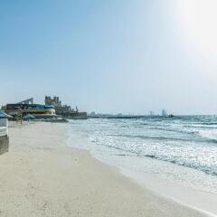 Radisson Blu Hotel, Ajman пляж