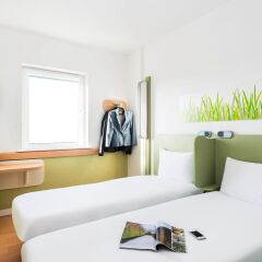 Отель ibis budget Leeds Centre Crown Point Road Великобритания, Лидс - 1 отзыв об отеле, цены и фото номеров - забронировать отель ibis budget Leeds Centre Crown Point Road онлайн комната для гостей фото 3