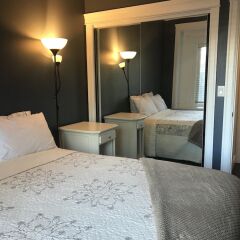 Отель Upper Deer Lake Family Duplex Suite Канада, Бурнаби - отзывы, цены и фото номеров - забронировать отель Upper Deer Lake Family Duplex Suite онлайн комната для гостей фото 2