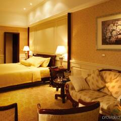 Отель Crowne Plaza Hotel & Suites Landmark Shenzhen Китай, Шэньчжэнь - отзывы, цены и фото номеров - забронировать отель Crowne Plaza Hotel & Suites Landmark Shenzhen онлайн комната для гостей фото 4