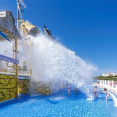 Отель Carema Club Resort бассейн