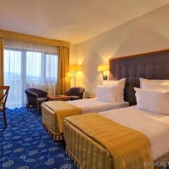 Отель Kempinski Hotel Grand Arena Болгария, Банско - 2 отзыва об отеле, цены и фото номеров - забронировать отель Kempinski Hotel Grand Arena онлайн комната для гостей фото 5