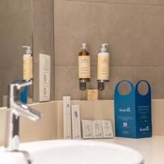 Отель Sweet Inn Apartments - Petit Sablon Бельгия, Брюссель - отзывы, цены и фото номеров - забронировать отель Sweet Inn Apartments - Petit Sablon онлайн ванная