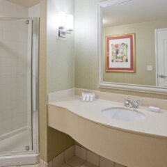 Отель Hilton Garden Inn Bloomington Блумингтон ванная фото 2