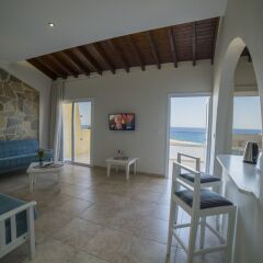 Апартаменты Myroandrou Beach Apartments комната для гостей фото 5