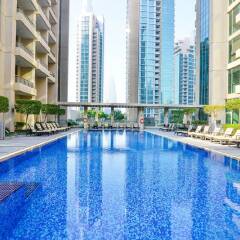 Отель Metropolis - Ease by Emaar Дубай бассейн