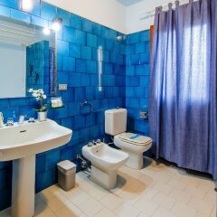 Отель Welc-om Green Cottage Италия, Региональный парк Colli Euganei - отзывы, цены и фото номеров - забронировать отель Welc-om Green Cottage онлайн ванная