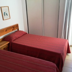 Отель Apartaments AR Lotus Испания, Бланес - отзывы, цены и фото номеров - забронировать отель Apartaments AR Lotus онлайн комната для гостей