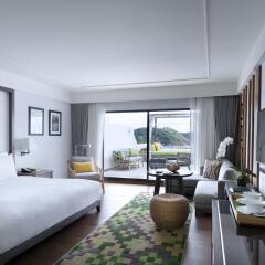 Отель The Nai Harn Phuket 4* Стандартный номер с разными типами кроватей фото 3