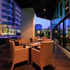 Отель Anantara Sathorn Бангкок гостиничный бар