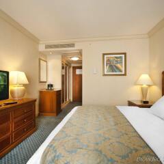 Отель Courtyard by Marriott Tbilisi удобства в номере