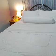 Отель Aree Guesthouse5 пляж Банг-Тао комната для гостей