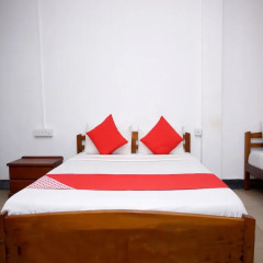 OYO 246 Roy Villa Beach Hotel Галле фото 19