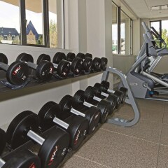 Отель DoubleTree by Hilton Hotel & Suites Victoria Канада, Виктория - отзывы, цены и фото номеров - забронировать отель DoubleTree by Hilton Hotel & Suites Victoria онлайн фитнесс-зал фото 2