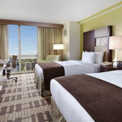 Отель DoubleTree by Hilton Silver Spring комната для гостей фото 2
