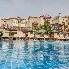 Отель Alaçati Kapari Otel - Special Class Чешме бассейн фото 3