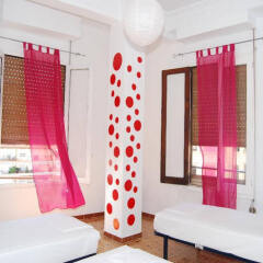 Отель Russafa Youth Hostel Испания, Валенсия - 1 отзыв об отеле, цены и фото номеров - забронировать отель Russafa Youth Hostel онлайн ванная