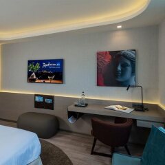Отель Radisson Blu Park Hotel Athens Греция, Афины - 1 отзыв об отеле, цены и фото номеров - забронировать отель Radisson Blu Park Hotel Athens онлайн удобства в номере фото 2