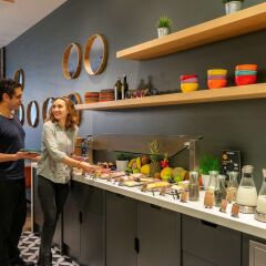 Отель Aparthotel Adagio Berlin Kurfürstendamm Германия, Берлин - 13 отзывов об отеле, цены и фото номеров - забронировать отель Aparthotel Adagio Berlin Kurfürstendamm онлайн питание фото 3