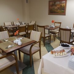 Отель Willa Biala Lilia Польша, Гданьск - 4 отзыва об отеле, цены и фото номеров - забронировать отель Willa Biala Lilia онлайн питание