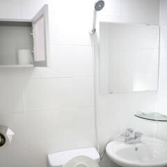 Отель Twin Rabbit Guesthouse ванная фото 2