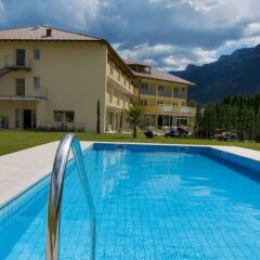 Hotel Weingarten Кальдаро-сулла-Страда-дель-Вино бассейн фото 3