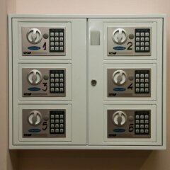 Hostel Izida 2 сейф в номере