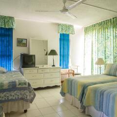 Апартаменты Sky View Beach Studio - Montego Bay Club комната для гостей фото 5
