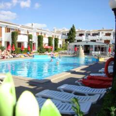 Отель Apartamentos Cristina бассейн фото 4
