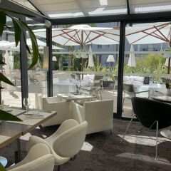Отель Hôtel Le Canberra - Hôtels Ocre et Azur бассейн