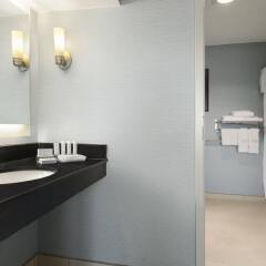 Отель Homewood Suites By Hilton Columbus-Hilliard Хиллиард ванная