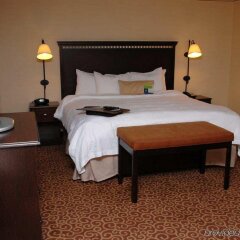 Отель Hampton Inn & Suites Staten Island США, Нью-Йорк - отзывы, цены и фото номеров - забронировать отель Hampton Inn & Suites Staten Island онлайн сейф в номере