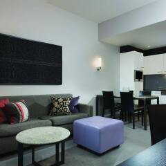 Отель Adina Apartment Hotel Frankfurt Neue Oper Германия, Франкфурт-на-Майне - 1 отзыв об отеле, цены и фото номеров - забронировать отель Adina Apartment Hotel Frankfurt Neue Oper онлайн комната для гостей фото 5