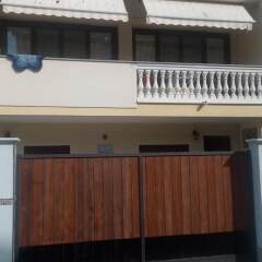 Апартаменты Apartment With 2 Bedrooms in Montesilvano, With Furnished Terrace and Wifi - 50 m From the Beach Монтезильвано парковка