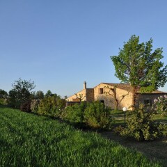 Отель Château de Bessas Gîtes