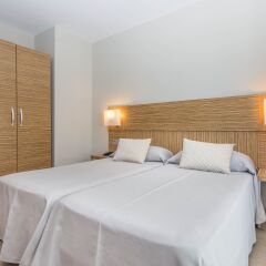 Отель Aparthotel Odissea Park Испания, Санта-Сусанна - отзывы, цены и фото номеров - забронировать отель Aparthotel Odissea Park онлайн комната для гостей фото 2