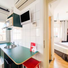 Отель Hostal Athenas Испания, Сан-Адриан-де-Бесос - 8 отзывов об отеле, цены и фото номеров - забронировать отель Hostal Athenas онлайн в номере фото 2