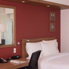 Отель Hampton Inn by Hilton Guadalajara/Expo Jalisco Mexico комната для гостей