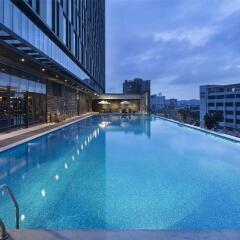 Отель Hilton Guangzhou Tianhe Гуанчжоу бассейн