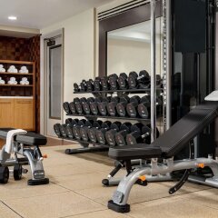 Отель Hilton Checkers Лос-Анджелес фитнесс-зал фото 4